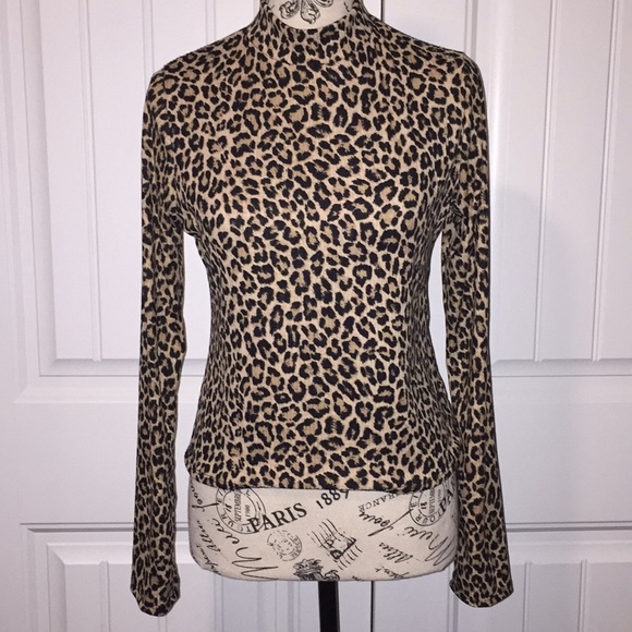 Leopard Print fitted top - Picture 2 of 4